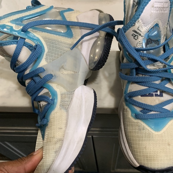 Nike lebron 19 chosen one shoes - Picture 2 of 12